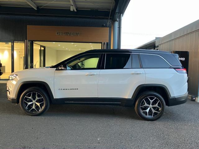 ジープ・コマンダー リミテッド　サンルーフ付き　ディーゼルエンジン　レザーシート　シートヒーター　サラウンドビューモニター　バックカメラ　ＥＴＣ２．０　ハンドルヒーター　７人乗り　３列シート　ルーフレール（9枚目）