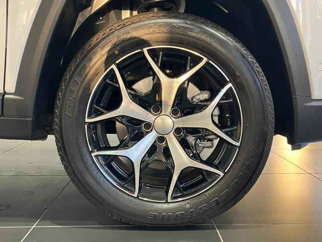 ジープ・コマンダー リミテッド　サンルーフ付き　ディーゼルエンジン　レザーシート　シートヒーター　サラウンドビューモニター　バックカメラ　ＥＴＣ２．０　ハンドルヒーター　７人乗り　３列シート　ルーフレール（10枚目）