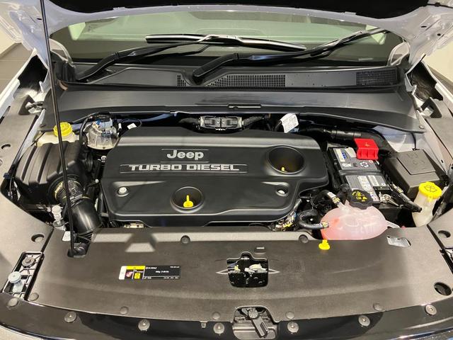 ジープ・コマンダー リミテッド　サンルーフ付き　ディーゼルエンジン　レザーシート　シートヒーター　サラウンドビューモニター　バックカメラ　ＥＴＣ２．０　ハンドルヒーター　７人乗り　３列シート　ルーフレール（33枚目）