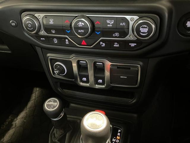 ジープ・ラングラー スポーツ ◇純正ホイール◇LEDヘッドライト◇バックカメラ ◇認定中古車◇整備付き◇アダプティブクルーズコントロール(16枚目)