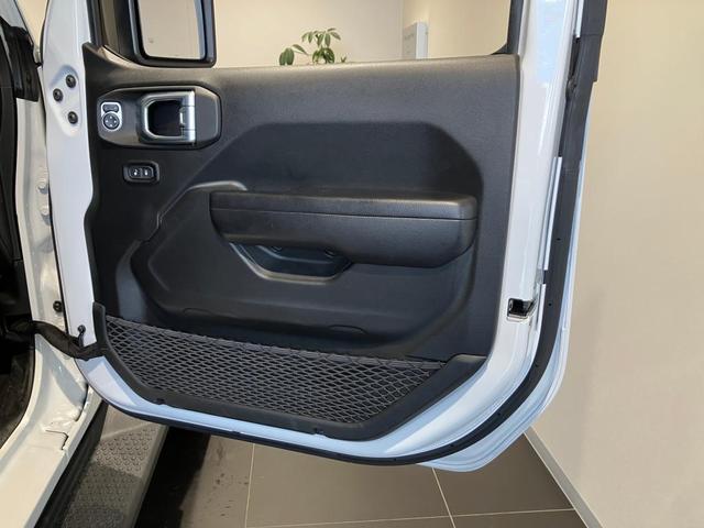 ジープ・ラングラー スポーツ ◇純正ホイール◇LEDヘッドライト◇バックカメラ ◇認定中古車◇整備付き◇アダプティブクルーズコントロール(17枚目)