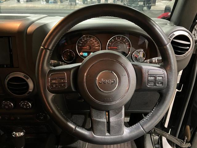 ジープ・ラングラーアンリミテッド スポーツ 認定中古車 認定中古車保証 サイドステップ 純正ホイール バックモニター フロントフォグランプ V型6気筒エンジン ETC 夏タイヤ プライバシーガラス(29枚目)