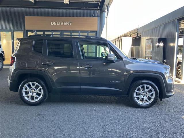 ジープ・レネゲード リミテッド 認定中古車保証 レネゲード ガソリン LEDヘッドライト・フォグランプ レザーシート Bluetooth Apple CarPlay/Android Auto フロントパワーシート・シートヒーター(6枚目)