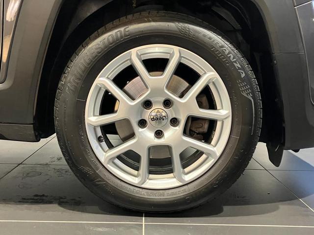 ジープ・レネゲード リミテッド 認定中古車保証 レネゲード ガソリン LEDヘッドライト・フォグランプ レザーシート Bluetooth Apple CarPlay/Android Auto フロントパワーシート・シートヒーター(10枚目)