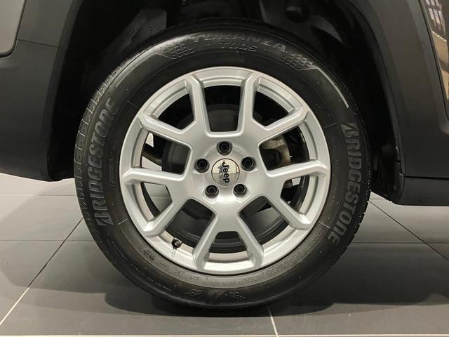 ジープ・レネゲード リミテッド 認定中古車保証 レネゲード ガソリン LEDヘッドライト・フォグランプ レザーシート Bluetooth Apple CarPlay/Android Auto フロントパワーシート・シートヒーター(11枚目)