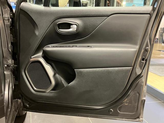 ジープ・レネゲード リミテッド 認定中古車保証 レネゲード ガソリン LEDヘッドライト・フォグランプ レザーシート Bluetooth Apple CarPlay/Android Auto フロントパワーシート・シートヒーター(17枚目)