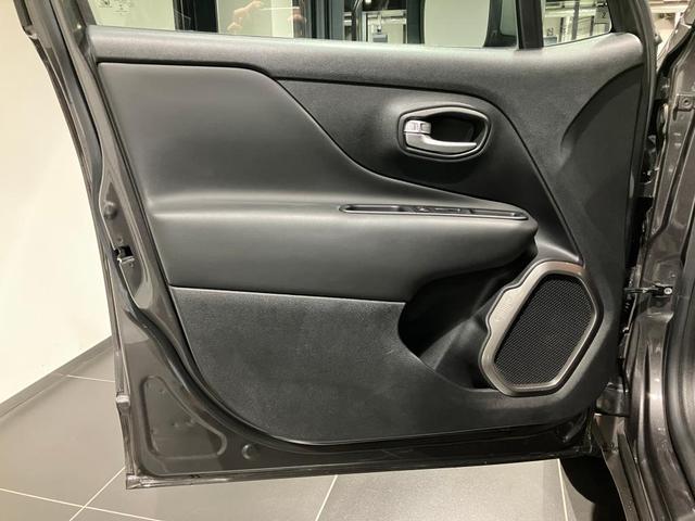 ジープ・レネゲード リミテッド 認定中古車保証 レネゲード ガソリン LEDヘッドライト・フォグランプ レザーシート Bluetooth Apple CarPlay/Android Auto フロントパワーシート・シートヒーター(23枚目)