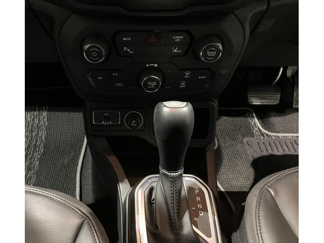 ジープ・レネゲード リミテッド 認定中古車保証 レネゲード ガソリン LEDヘッドライト・フォグランプ レザーシート Bluetooth Apple CarPlay/Android Auto フロントパワーシート・シートヒーター(30枚目)