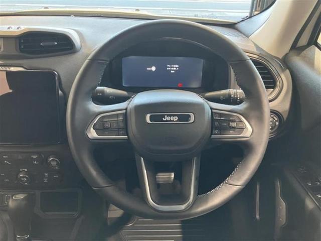 ジープ・レネゲード アルティテュード　ｅ－ハイブリッド　Ｊｅｅｐレネゲード　マイルドハイブリット　試乗車　グレー系　ＡＣＣ　ＥＴＣ２．０　バックモニター　認定中古車　フロントシートヒーター　ステアリングヒーター　運転席パワーシート（30枚目）