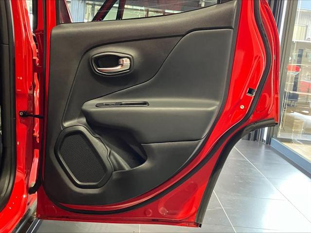 ジープ・レネゲード ロンジチュード　２０２２年レネゲード入荷しました　認定中古車保証　バックモニター　ブラインドスポットモニター（20枚目）