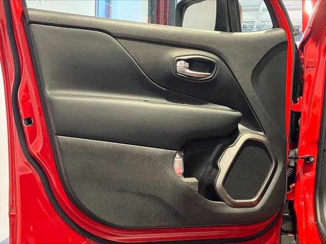 ジープ・レネゲード ロンジチュード　２０２２年レネゲード入荷しました　認定中古車保証　バックモニター　ブラインドスポットモニター（23枚目）