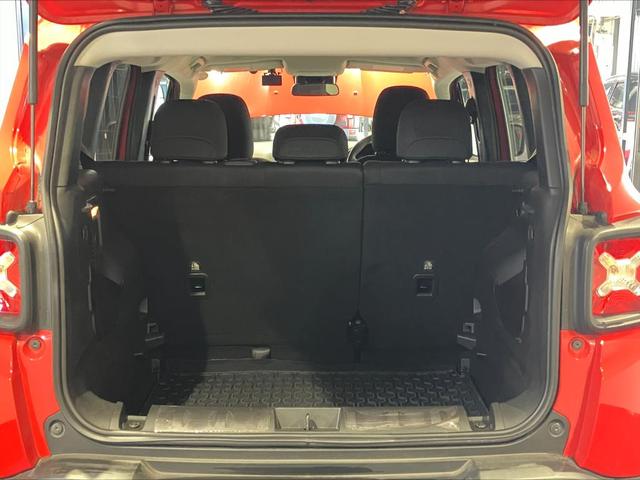 ジープ・レネゲード ロンジチュード　２０２２年レネゲード入荷しました　認定中古車保証　バックモニター　ブラインドスポットモニター（27枚目）