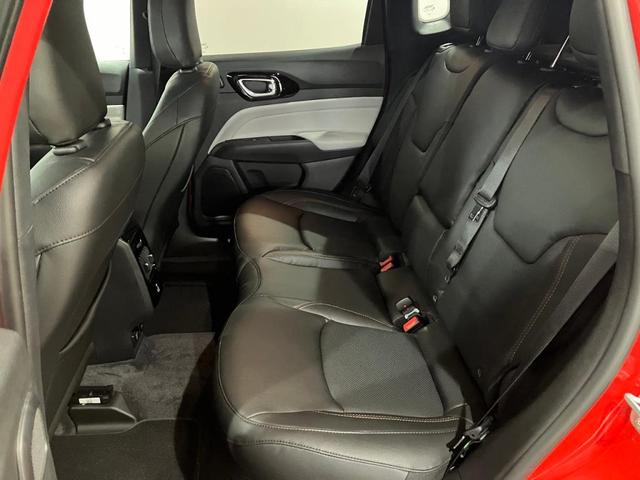 ジープ・コンパス リミテッド　新車保証継承付　整備付　ＡｐｐｌｅＣａｒＰｌａｙ　ＡｎｄｒｏｉｄＡｕｔｏ　アダプティブクルーズコントロール　レザーシート　シートヒーター　ハンドルヒーター　パワーシート　ルーフレール　スマートキー（25枚目）