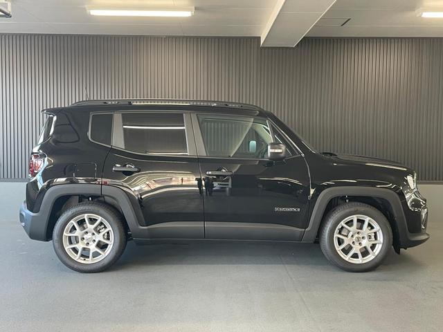 ジープ・レネゲード アルティテュード　ｅ－ハイブリッド　Ｊｅｅｐレネゲード　マイルドハイブリット　試乗車　グレー系　ＡＣＣ　ＥＴＣ２．０　バックモニター　認定中古車　フロントシートヒーター　ステアリングヒーター　運転席パワーシート（7枚目）