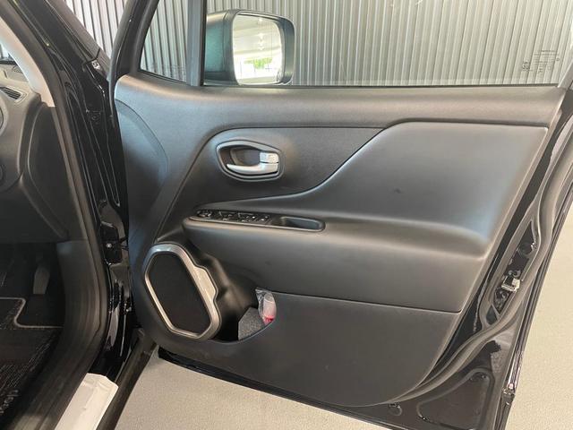 ジープ・レネゲード アルティテュード　ｅ－ハイブリッド　Ｊｅｅｐレネゲード　マイルドハイブリット　試乗車　グレー系　ＡＣＣ　ＥＴＣ２．０　バックモニター　認定中古車　フロントシートヒーター　ステアリングヒーター　運転席パワーシート（17枚目）