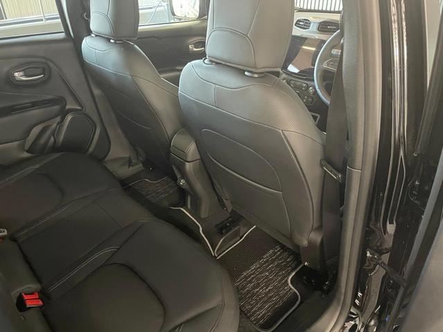 ジープ・レネゲード アルティテュード　ｅ－ハイブリッド　Ｊｅｅｐレネゲード　マイルドハイブリット　試乗車　グレー系　ＡＣＣ　ＥＴＣ２．０　バックモニター　認定中古車　フロントシートヒーター　ステアリングヒーター　運転席パワーシート（18枚目）