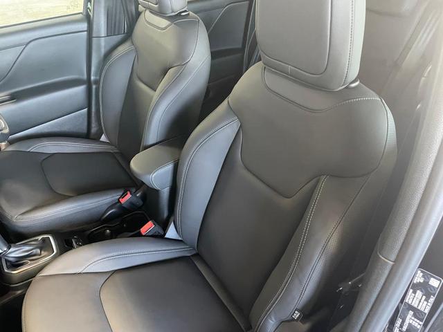 ジープ・レネゲード アルティテュード　ｅ－ハイブリッド　Ｊｅｅｐレネゲード　マイルドハイブリット　試乗車　グレー系　ＡＣＣ　ＥＴＣ２．０　バックモニター　認定中古車　フロントシートヒーター　ステアリングヒーター　運転席パワーシート（22枚目）