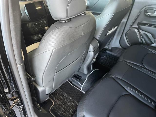 ジープ・レネゲード アルティテュード　ｅ－ハイブリッド　Ｊｅｅｐレネゲード　マイルドハイブリット　試乗車　グレー系　ＡＣＣ　ＥＴＣ２．０　バックモニター　認定中古車　フロントシートヒーター　ステアリングヒーター　運転席パワーシート（24枚目）