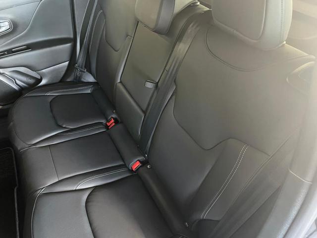 ジープ・レネゲード アルティテュード　ｅ－ハイブリッド　Ｊｅｅｐレネゲード　マイルドハイブリット　試乗車　グレー系　ＡＣＣ　ＥＴＣ２．０　バックモニター　認定中古車　フロントシートヒーター　ステアリングヒーター　運転席パワーシート（25枚目）