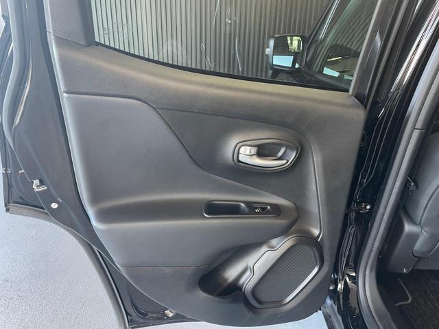 ジープ・レネゲード アルティテュード　ｅ－ハイブリッド　Ｊｅｅｐレネゲード　マイルドハイブリット　試乗車　グレー系　ＡＣＣ　ＥＴＣ２．０　バックモニター　認定中古車　フロントシートヒーター　ステアリングヒーター　運転席パワーシート（26枚目）