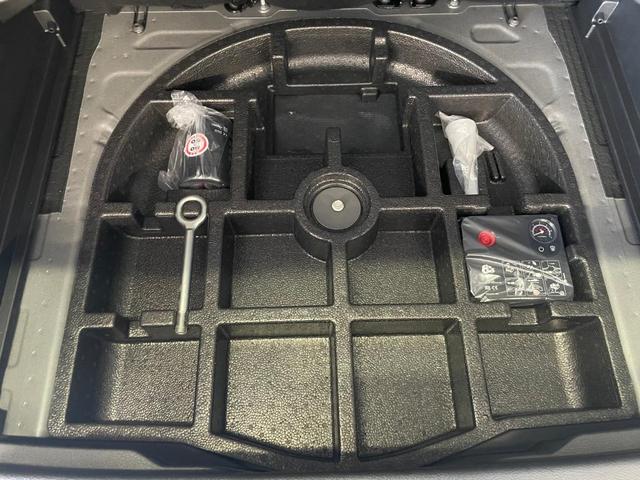 ジープ・レネゲード アルティテュード　ｅ－ハイブリッド　Ｊｅｅｐレネゲード　マイルドハイブリット　試乗車　グレー系　ＡＣＣ　ＥＴＣ２．０　バックモニター　認定中古車　フロントシートヒーター　ステアリングヒーター　運転席パワーシート（29枚目）