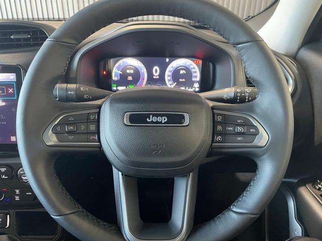 ジープ・レネゲード アルティテュード　ｅ－ハイブリッド　Ｊｅｅｐレネゲード　マイルドハイブリット　試乗車　グレー系　ＡＣＣ　ＥＴＣ２．０　バックモニター　認定中古車　フロントシートヒーター　ステアリングヒーター　運転席パワーシート（30枚目）