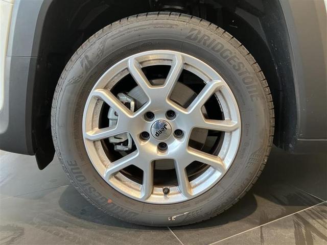 ジープ・レネゲード アルティテュード　ｅ－ハイブリッド　Ｊｅｅｐレネゲード　マイルドハイブリット　試乗車　グレー系　ＡＣＣ　ＥＴＣ２．０　バックモニター　認定中古車　フロントシートヒーター　ステアリングヒーター　運転席パワーシート（12枚目）