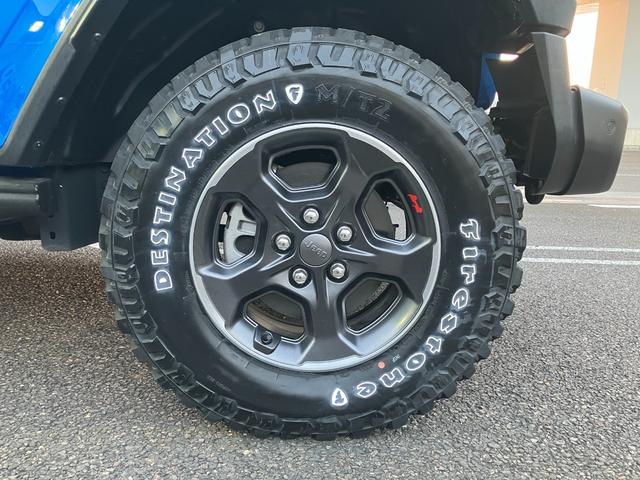 ジープ・グラディエーター ルビコン　グラディエーター　ハイドロブルー　ルビコン　試乗車　　レザーシート　前面衝突警報　バックモニター　Ｖ型６気筒　ＬＥＤライト　サブウーハー付アルパイン製プレミアムスピーカー（10枚目）