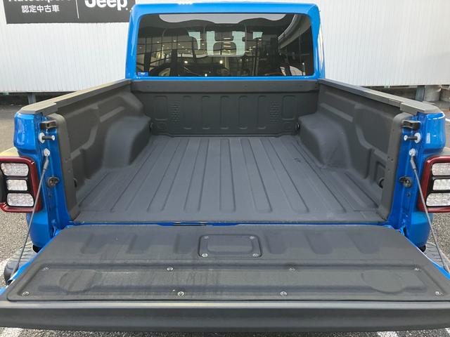 ジープ・グラディエーター ルビコン　グラディエーター　ハイドロブルー　ルビコン　試乗車　　レザーシート　前面衝突警報　バックモニター　Ｖ型６気筒　ＬＥＤライト　サブウーハー付アルパイン製プレミアムスピーカー（27枚目）