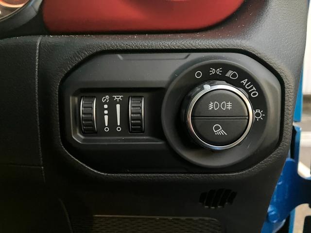 ジープ・グラディエーター ルビコン　グラディエーター　ハイドロブルー　ルビコン　試乗車　　レザーシート　前面衝突警報　バックモニター　Ｖ型６気筒　ＬＥＤライト　サブウーハー付アルパイン製プレミアムスピーカー（30枚目）