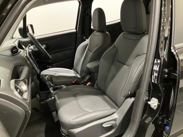 ジープ・レネゲード アルティテュード　ｅ－ハイブリッド　Ｊｅｅｐレネゲード　マイルドハイブリット　試乗車　グレー系　ＡＣＣ　ＥＴＣ２．０　バックモニター　認定中古車　フロントシートヒーター　ステアリングヒーター　運転席パワーシート（21枚目）