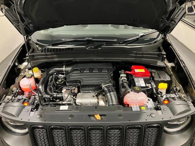 ジープ・レネゲード アルティテュード　ｅ－ハイブリッド　Ｊｅｅｐレネゲード　マイルドハイブリット　試乗車　グレー系　ＡＣＣ　ＥＴＣ２．０　バックモニター　認定中古車　フロントシートヒーター　ステアリングヒーター　運転席パワーシート（32枚目）