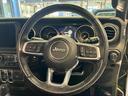【ハンドル】握りやすい太さのハンドルは長距離ドライブも快適です。　　センターにはＪｅｅｐロゴもお洒落ですね