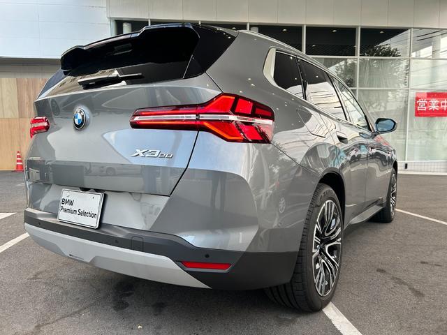 ８速オートマチック・トランスミッションが途切れのない加速を実現！！丸型のコントローラーひとつで、さまざまな機能を操作出来ます。