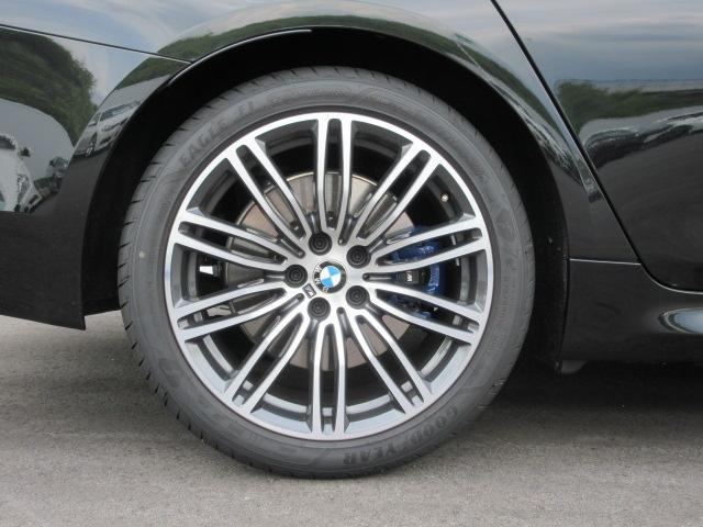 540i xDriveツーリング MスポーツSR黒革BPS(19枚目)