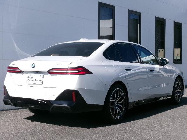 ５シリーズ ５２３ｄ　ｘＤｒｉｖｅ　Ｍスポーツ　１９ＡＷ　コンフォートドライビングＰＫＧ　カーブドディスプレイ　ヘッドＵＰディスプレイ　禁煙　１オーナー　認定中古車（4枚目）