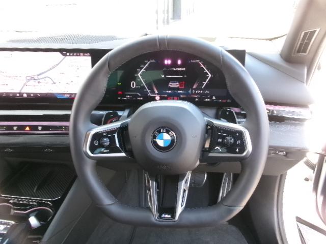 ５シリーズ ５２３ｄ　ｘＤｒｉｖｅ　Ｍスポーツ　１９ＡＷ　コンフォートドライビングＰＫＧ　カーブドディスプレイ　ヘッドＵＰディスプレイ　禁煙　１オーナー　認定中古車（12枚目）