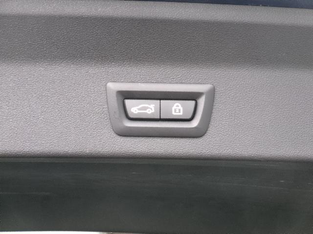 Ｘ３ ｘＤｒｉｖｅ　２０ｄ　Ｍスポーツ　２０ＡＷ　モカ革　パノラマガラスサンルーフ　純正ＨＤＤナビゲーション　全方位カメラ　オートトランク　前後シートヒーター　リヤシートアジャスト　禁煙　１オーナー　認定中古車（27枚目）