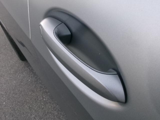 X7 M60i xDrive Individualボディカラーフローズンピュアグレー 23AW アイボリーホワイトメリノ革 パノラマガラスサンルーフ ハーマンカードン 温冷カップホルダー 7人乗り デモカー 認定中古車(9枚目)