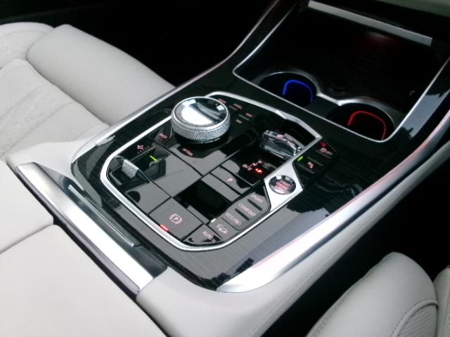 X7 M60i xDrive Individualボディカラーフローズンピュアグレー 23AW アイボリーホワイトメリノ革 パノラマガラスサンルーフ ハーマンカードン 温冷カップホルダー 7人乗り デモカー 認定中古車(21枚目)