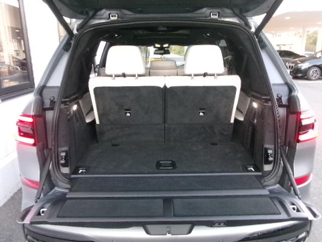 X7 M60i xDrive Individualボディカラーフローズンピュアグレー 23AW アイボリーホワイトメリノ革 パノラマガラスサンルーフ ハーマンカードン 温冷カップホルダー 7人乗り デモカー 認定中古車(35枚目)