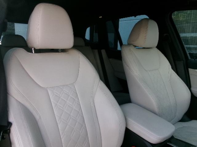 当社ユーザー様ワンオーナー下取車でメンテナンス履歴明確です。