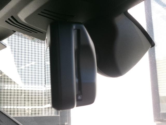 3シリーズ 320d xDriveツーリング Mスポーツ 8AW コンフォートPKG 純正カーブドディスプレイHDDナビゲーション バックカメラ オートトランク LEDヘッドライト 1オーナー 認定中古車(13枚目)