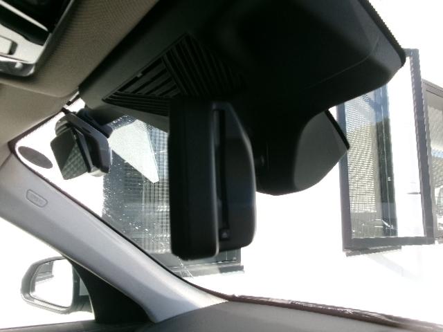 X1 xDrive 20i xライン 18AW タイヤ4本交換 カーブドディスプレイHDDナビ 全方位カメラ ヘッドUPディスプレイ シートヒーター オートトランク LEDヘッドライト 禁煙 1オーナー 認定中古車(14枚目)