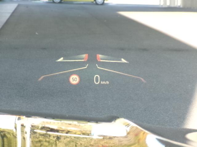 ヘッドＵＰディスプレイ付きです。