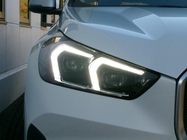 Ｘ１ ｘＤｒｉｖｅ　２０ｄ　ｘライン　１８ＡＷカーブドディスプレイ純正ＨＤＤナビゲーション全方位カメラシートヒーターオートトランクサンプロティションガラスＬＥＤヘッドライト禁煙１オーナー認定中古車（6枚目）