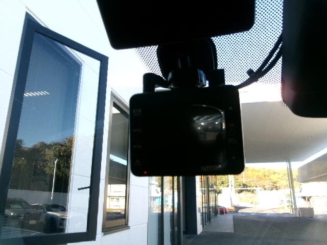 Ｘ１ ｘＤｒｉｖｅ　２０ｄ　ｘライン　１８ＡＷカーブドディスプレイ純正ＨＤＤナビゲーション全方位カメラシートヒーターオートトランクサンプロティションガラスＬＥＤヘッドライト禁煙１オーナー認定中古車（14枚目）