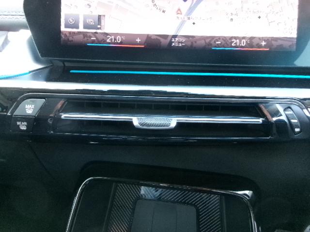 Ｘ１ ｘＤｒｉｖｅ　２０ｄ　ｘライン　１８ＡＷカーブドディスプレイ純正ＨＤＤナビゲーション全方位カメラシートヒーターオートトランクサンプロティションガラスＬＥＤヘッドライト禁煙１オーナー認定中古車（27枚目）