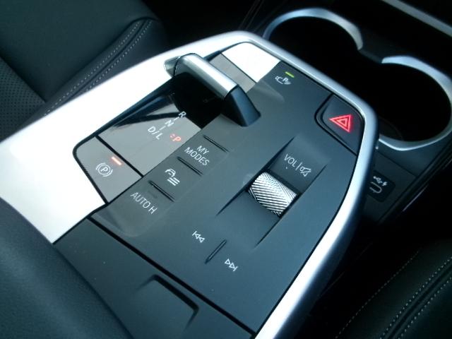 Ｘ１ ｘＤｒｉｖｅ　２０ｄ　ｘライン　１８ＡＷカーブドディスプレイ純正ＨＤＤナビゲーション全方位カメラシートヒーターオートトランクサンプロティションガラスＬＥＤヘッドライト禁煙１オーナー認定中古車（31枚目）