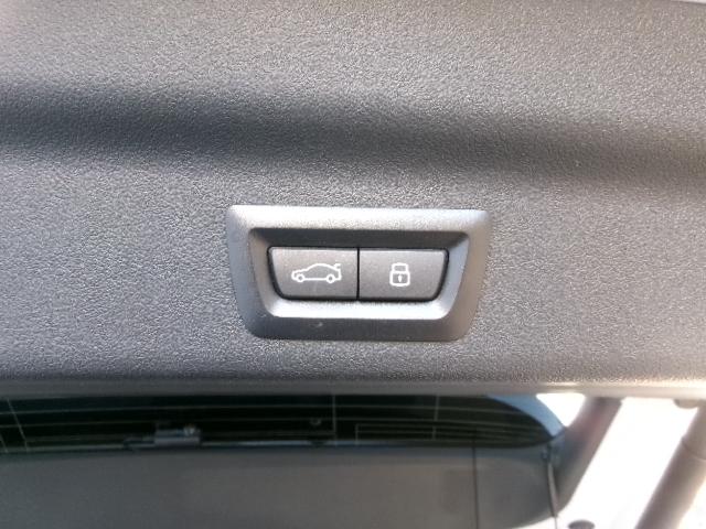 Ｘ１ ｘＤｒｉｖｅ　２０ｄ　ｘライン　１８ＡＷカーブドディスプレイ純正ＨＤＤナビゲーション全方位カメラシートヒーターオートトランクサンプロティションガラスＬＥＤヘッドライト禁煙１オーナー認定中古車（50枚目）